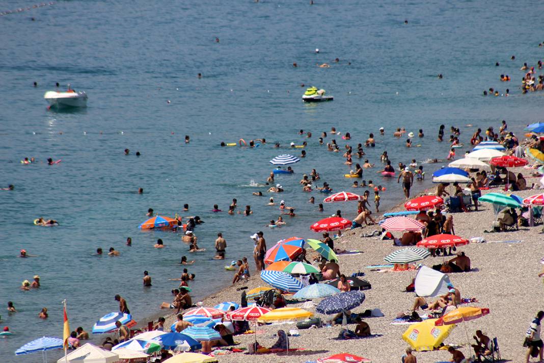 O ilimizde termometreler 46 dereceyi gördü! Sıcaktan bunalan sahillere koştu 4